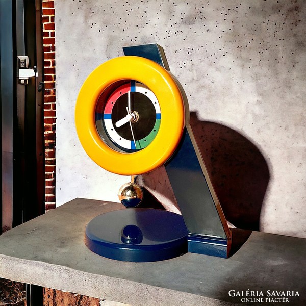 Retro, space age design table clock