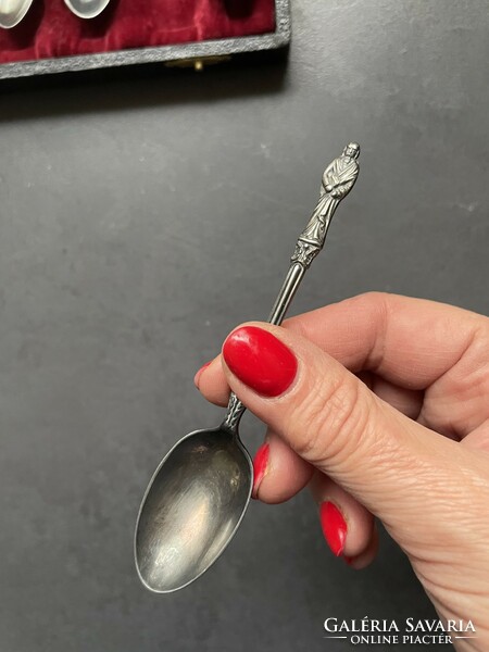 Old English, marked silver-plated coffee spoon set, in original box + 1 gift sugar tongs