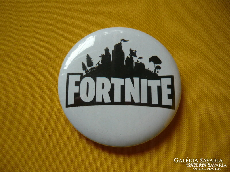 Fortnite plastic badge