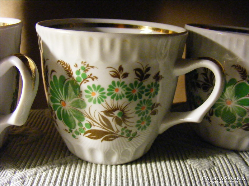 Retro vintage floral mug