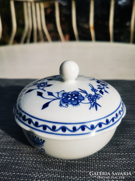 Onion-patterned kahla sugar bowl