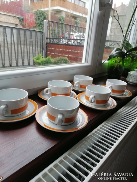 Alföldi narancssárga csíkos leveses csészék alátét tányéokkal