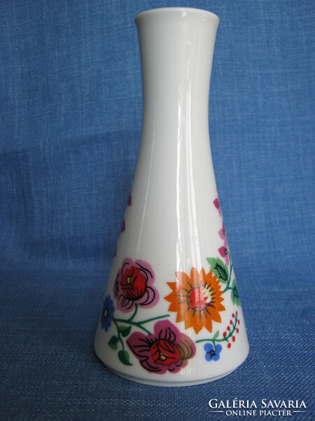 Porcelain vase with wildflowers