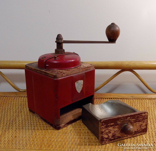 Peugeot frères antique coffee grinder, in rare red color!