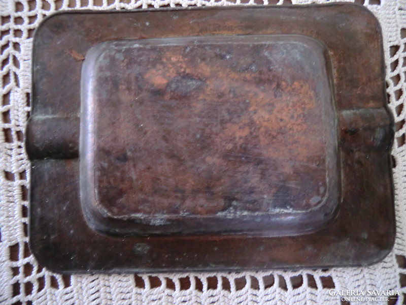 Copper cigarette ashtray cast 13x10x2 cm
