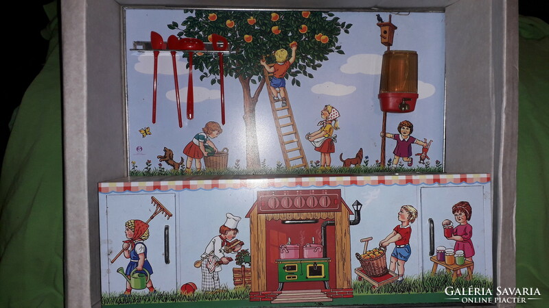 Retro metal plate German sheet metal baby kitchen box with accessories 33x40x15cm as shown in the pictures