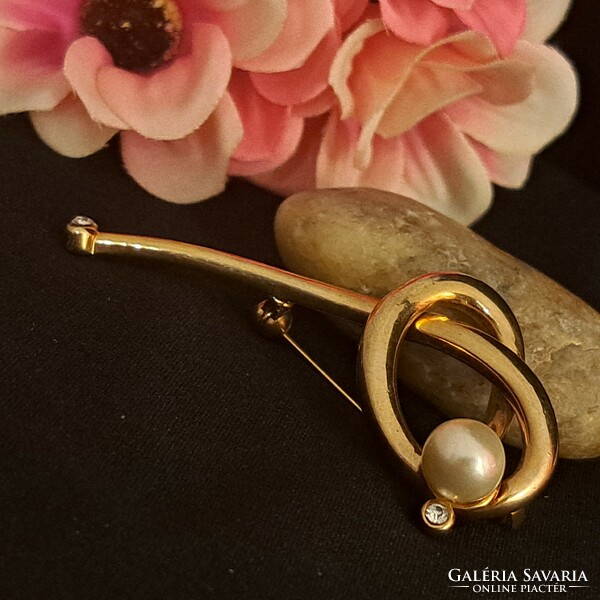 Gold-plated brooch 6 cm