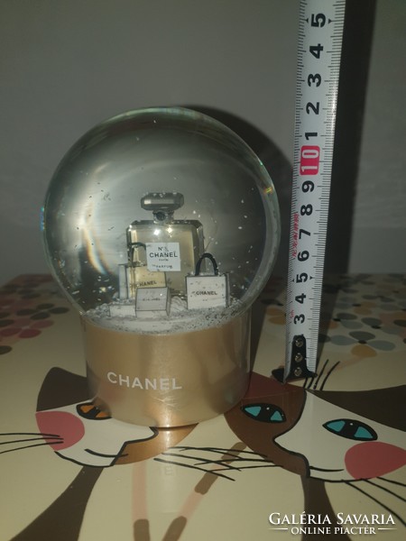 Chanel snow globe from collection 01 - sold abroad