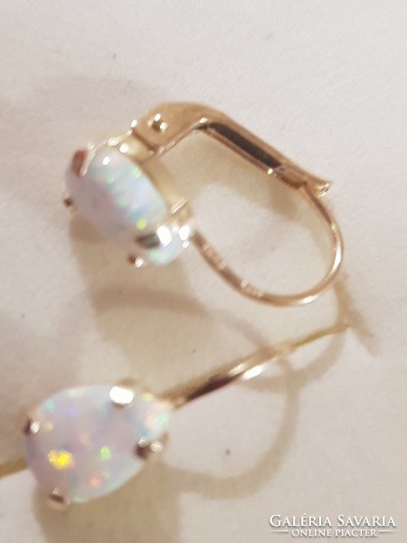 14th century gold earrings opal