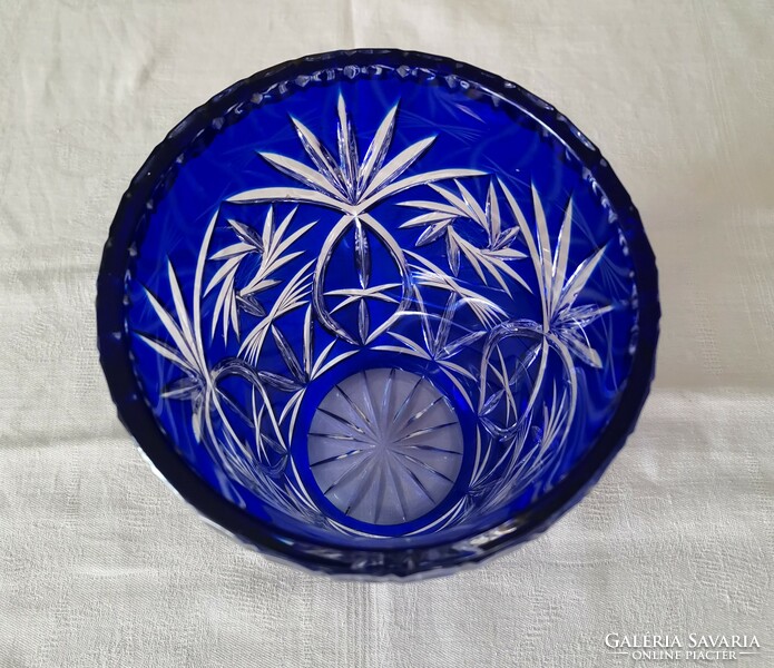 Nagyméretű, kék, csiszolt üveg kristály váza