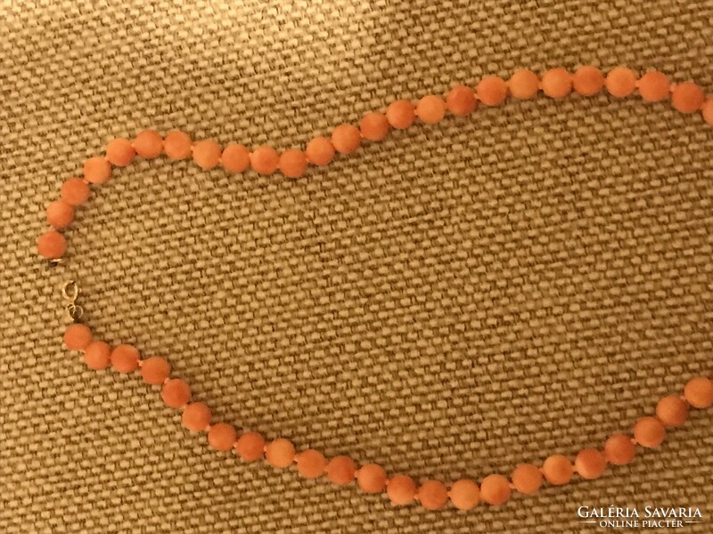 Coral necklace with gold fittings