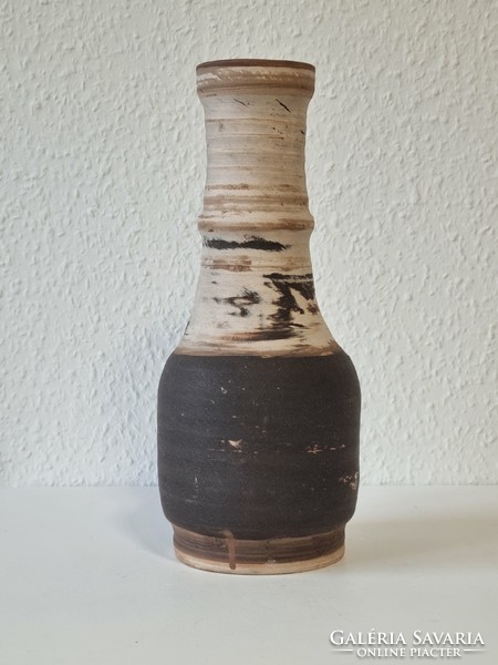 Sövegjártó Mária samottos modernista kerámia váza - 31 cm