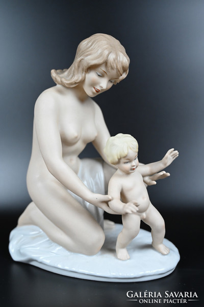 Large wallendorf porcelain statue of a mother with her child