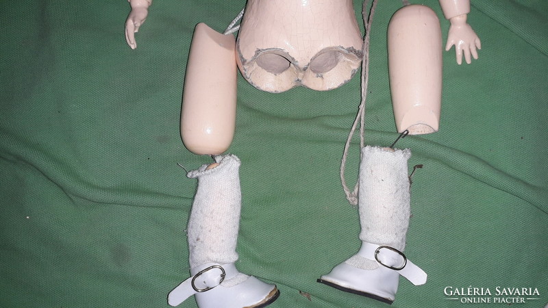 Valóban antik porcelánfejű FATESTŰ VINTAGE játékbaba autentikus ruhavariációval GYŰJTŐI 35 cm