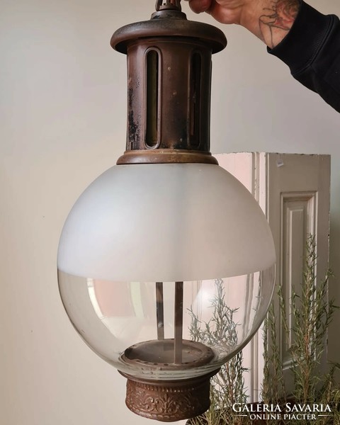 Különleges antik lámpa