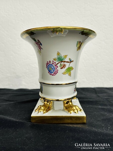 Beautiful large empire style vase with Victoria pattern from Herend.