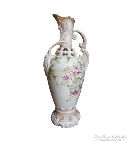 Virágmintás, gazdagon díszített porcelán váza