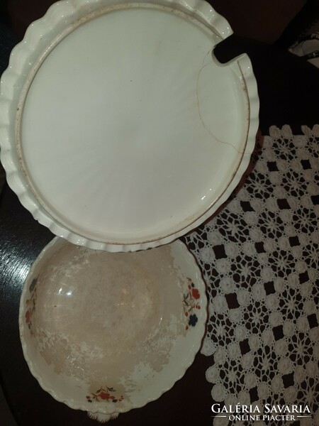 Copeland spode bowl with lid