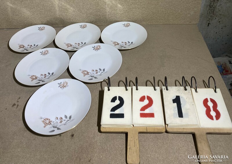 Régi csehszlovák desszertes porcelán tányérok, 6 db, 24 cm-es. 2218