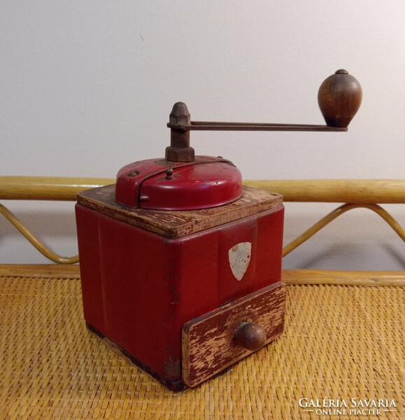 Peugeot frères antique coffee grinder, in rare red color!