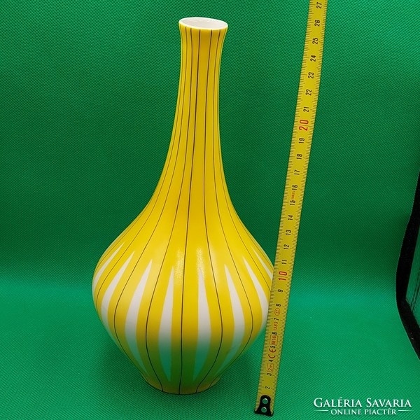 Gazder antal rare collector's yellow striped vase from Hölloháza
