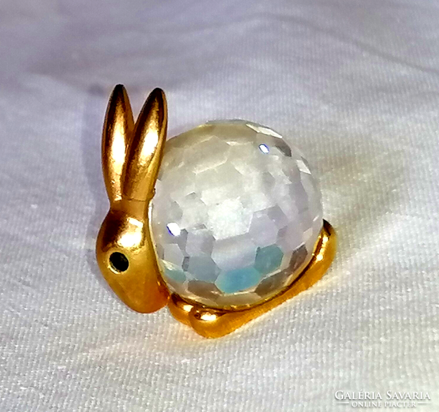 Beautiful polished crystal bunny souvenir, mascot applied to gilded metal. 602