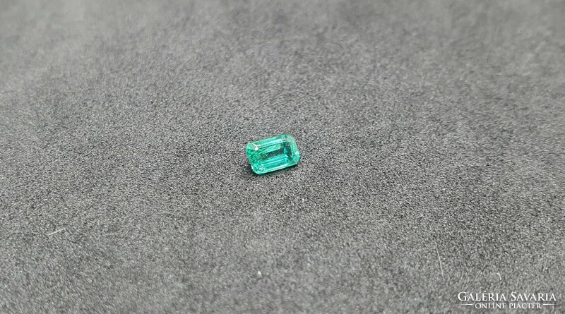 Brazilian emerald 0.27 Carat. With certification.