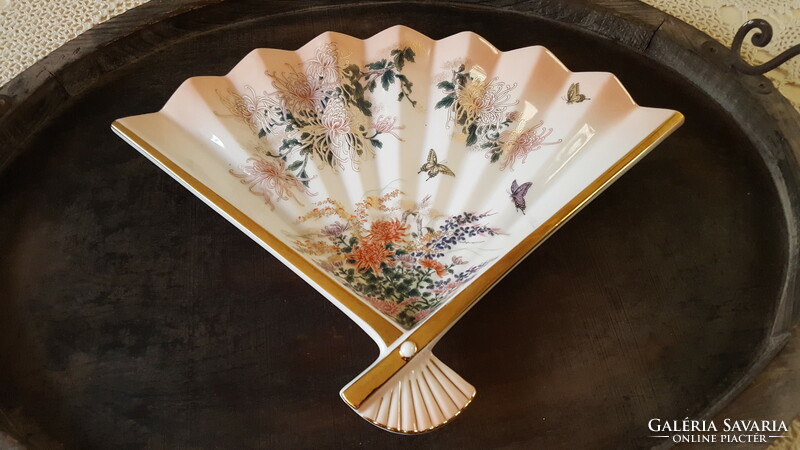 Beautiful fan-shaped, Japanese porcelain offering