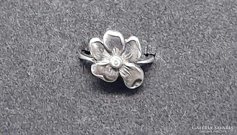 Vintage flower-shaped women's silver ring