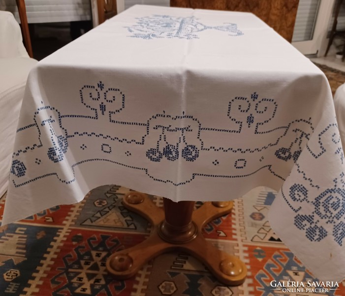 Vintage cross-stitch linen tablecloth in country style (with fruit basket)