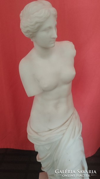 Marble Venus of Milo statue for sale.