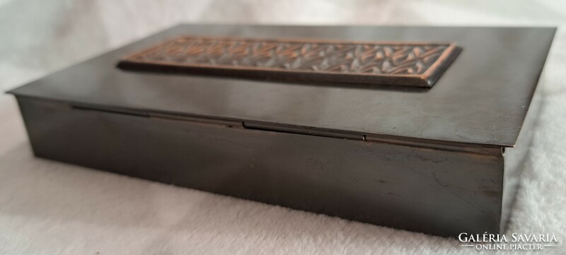 Old industrial art box, metal jewelry holder (l4446)