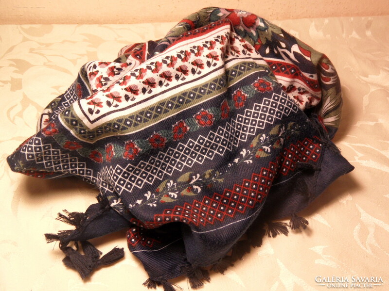 Fringe shawl, scarf