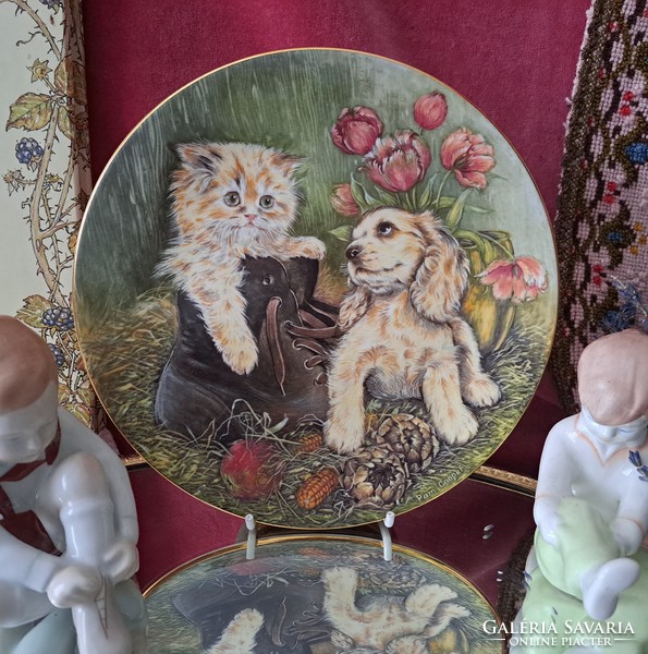 Royal Worcester porcelain decorative plate
