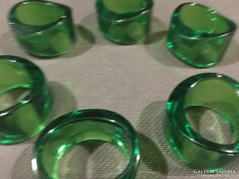 6 Designe green plastic napkin rings!!! 4.5X 2.5cm!!