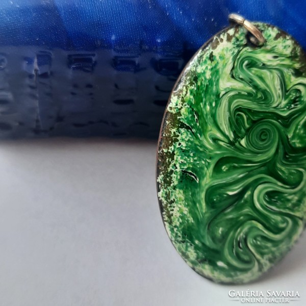 Retro zöld színű, ovális medál