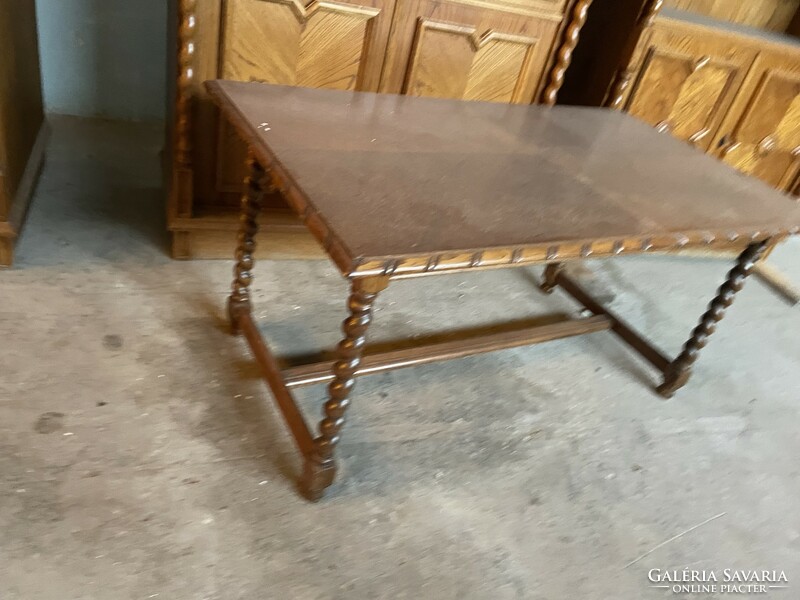 Colonial smoking table