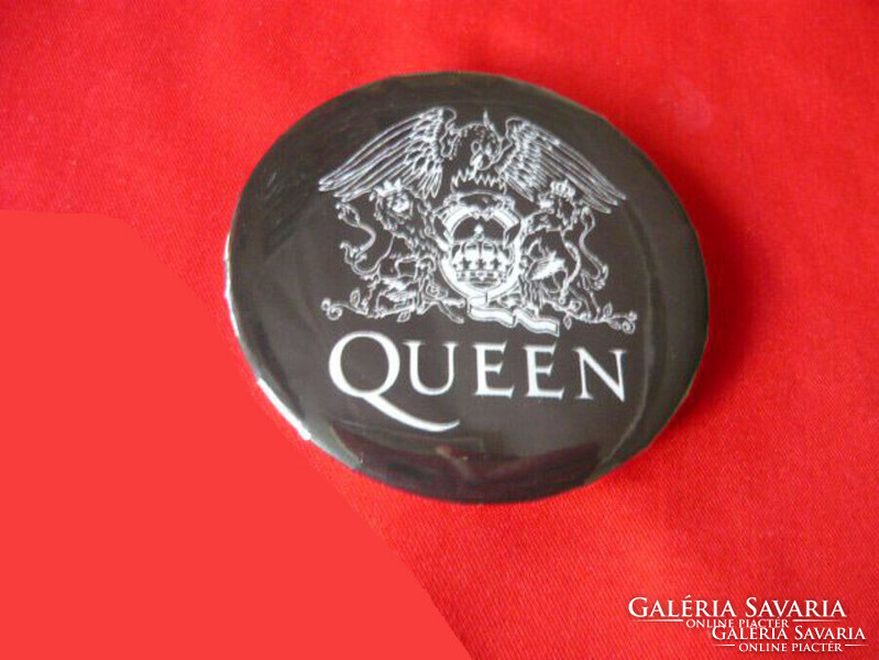Queen plastic badge