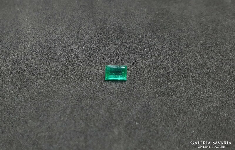 Brazilian emerald 0.33 carats. With certification.