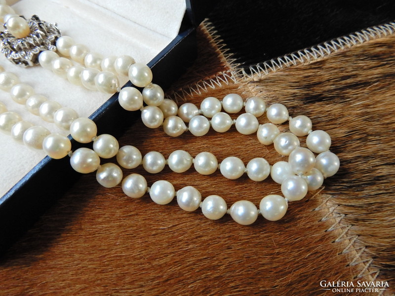 Genuine double row of real pearls with 18K white gold clasp and sapphire stones