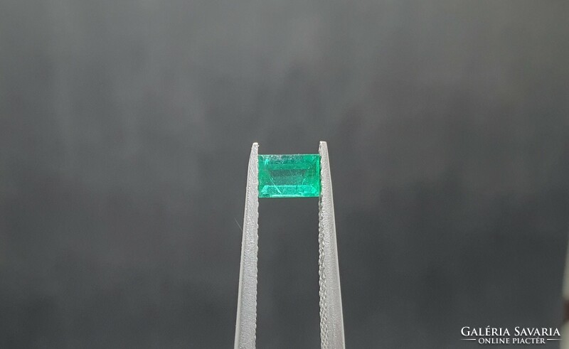 Brazilian emerald 0.33 carats. With certification.