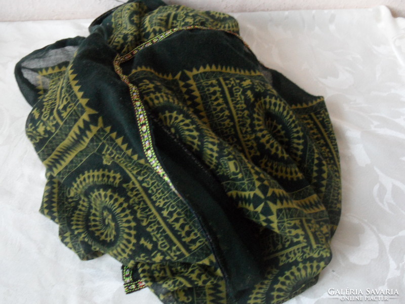 Large green patterned shawl, scarf, tablecloth
