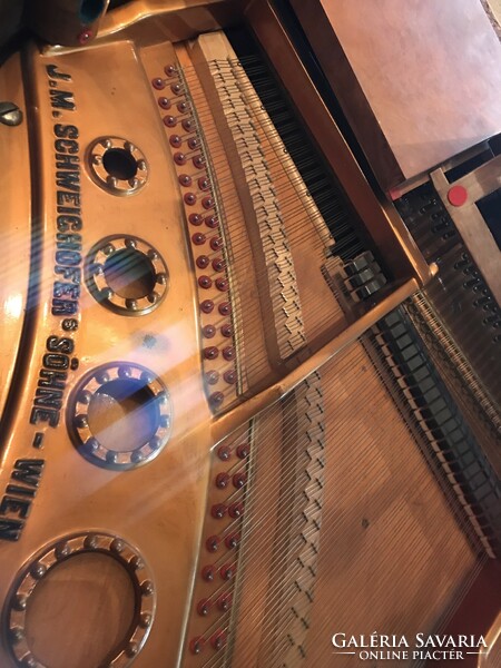 Gyönyörü Bécsi Antik  zongora páncél tökés