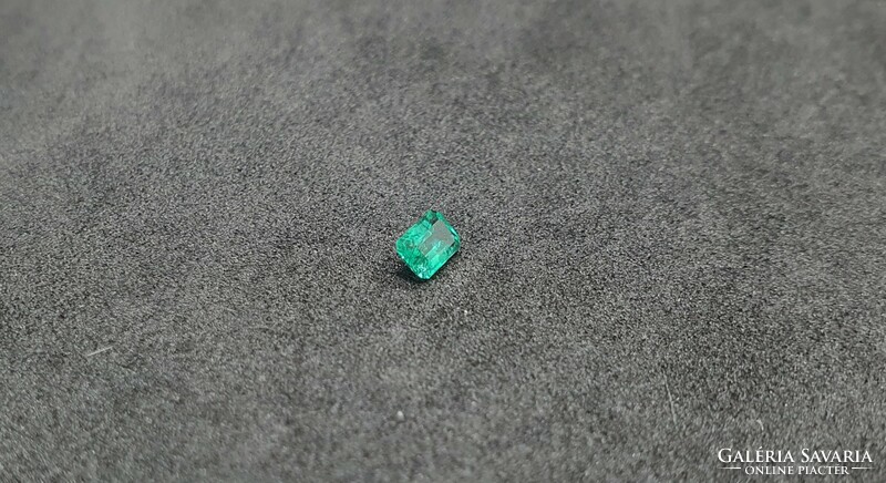 Brazilian emerald 0.27 Carat. With certification.