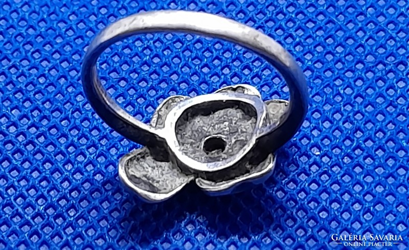 Vintage flower-shaped women's silver ring