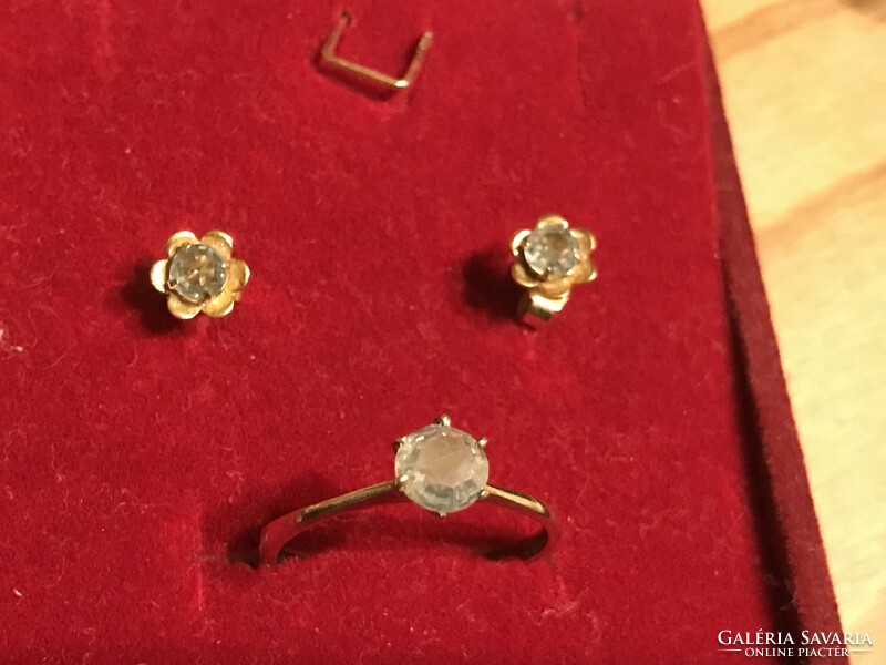 Sárga arany  gyűrű és fülbevaló moissanite gyémánttal