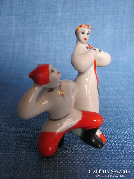 Retro szovjet mini porcelán táncoló pár