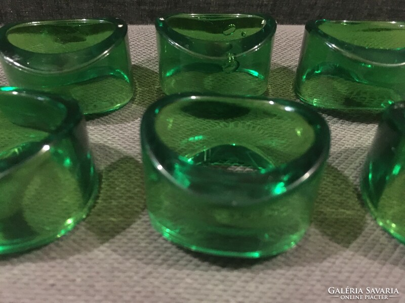 6 Designe green plastic napkin rings!!! 4.5X 2.5cm!!