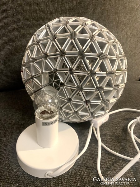 Egyedi gyártású Tetra origami asztali lámpa