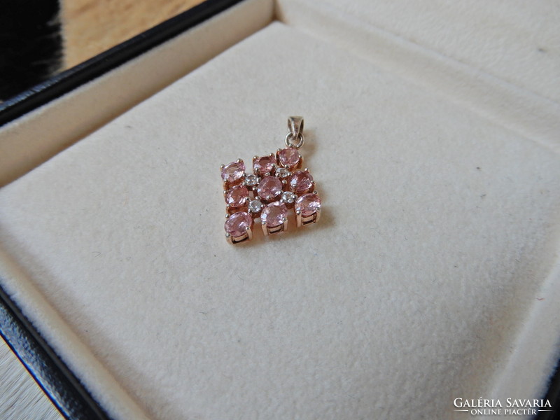 Cavill rose gold plated silver pendant with sparkling stones